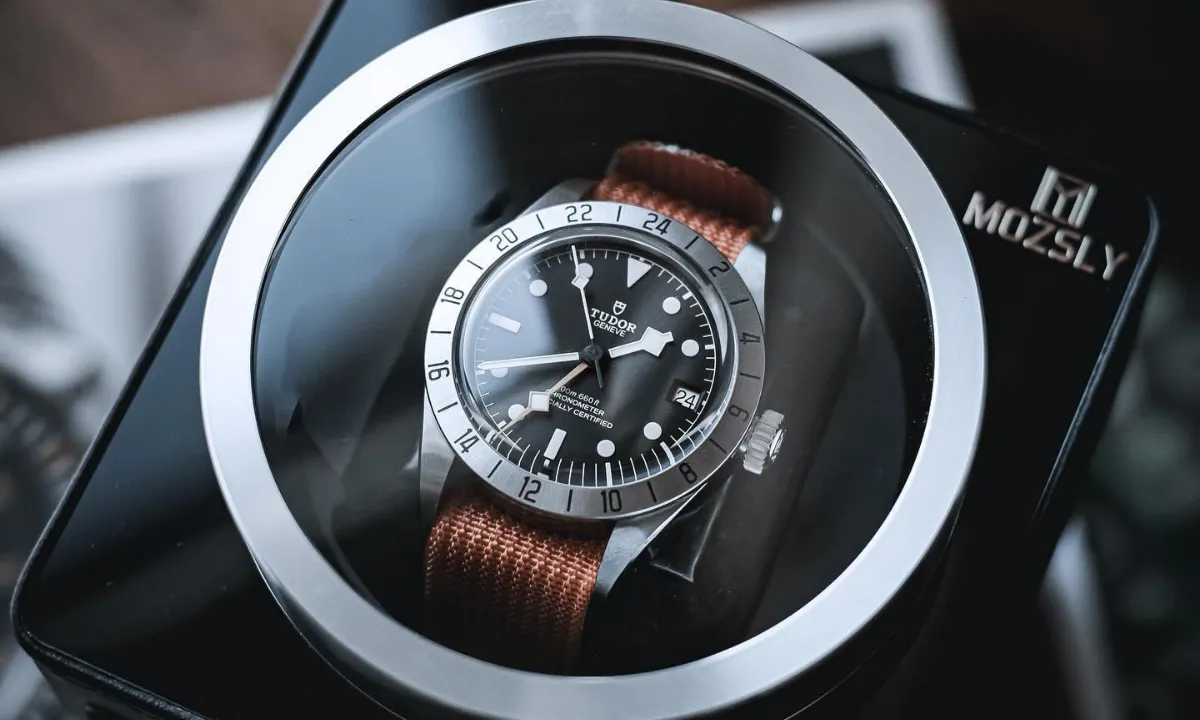 Automatic watch in the Mozsly watch winder - is it OK to leave it unwind?